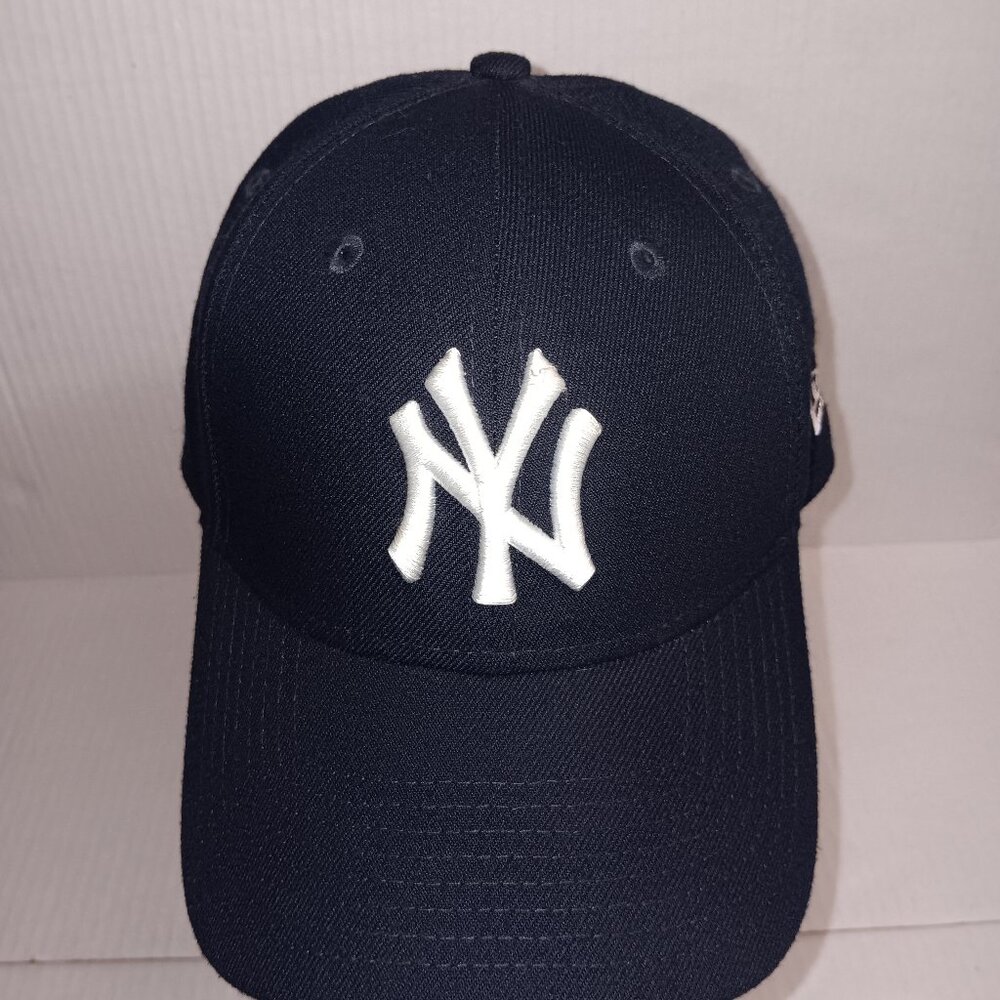 NEW YORK YANKEES BASEBALL NEW EEA CAP/HAT